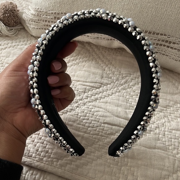 Women’s headbands - Picture 2 of 2